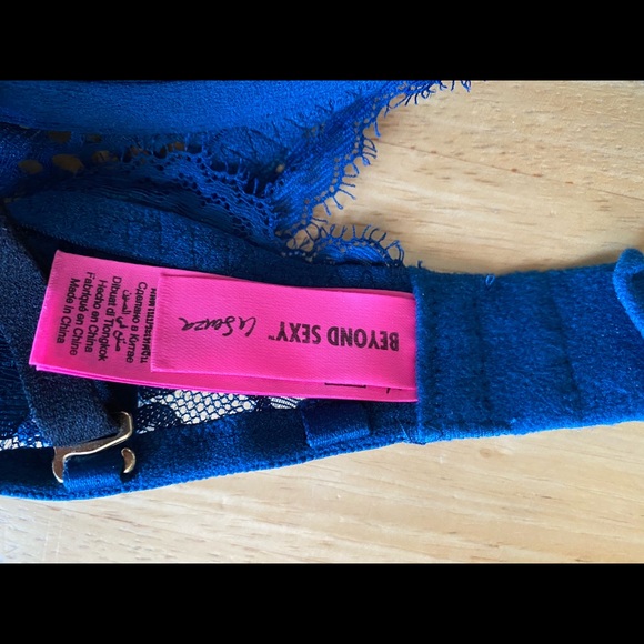 La Senza Beyond Sexy Blue Lace Bra with Black String Detailing - Picture 4 of 4